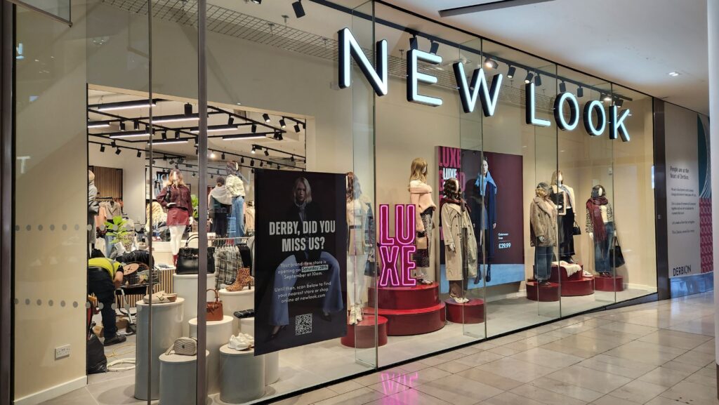 Frameless glass shopfront installation Scotland – modern retail frontage